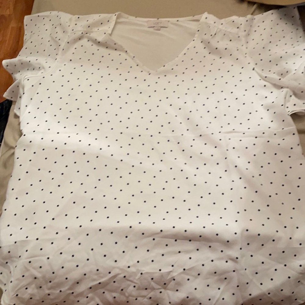 Women’s shirt size L